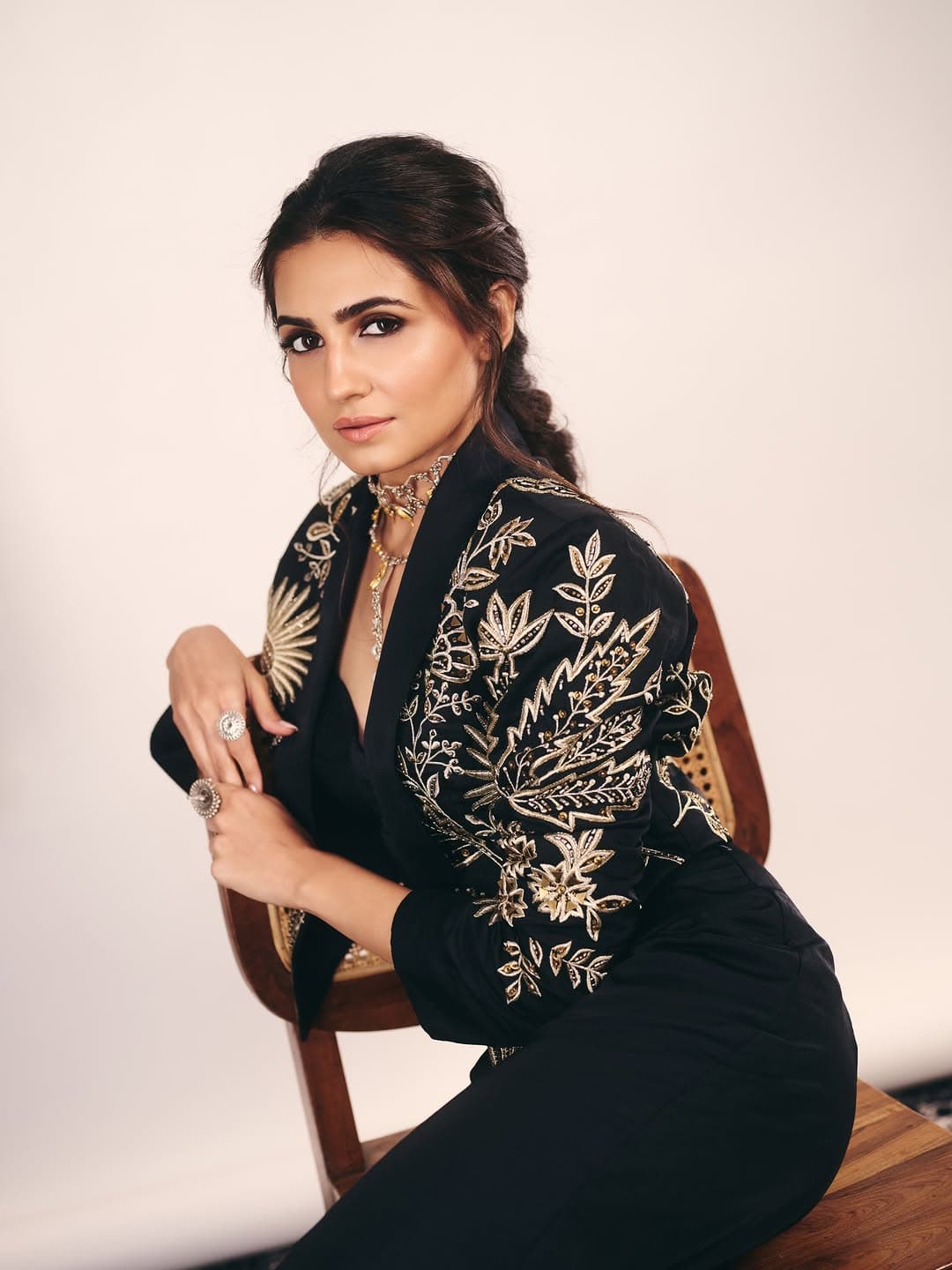 Inside the Musafir Cafe Shoot: Vedika Pinto in Frame, Nikon Z8 in Hand